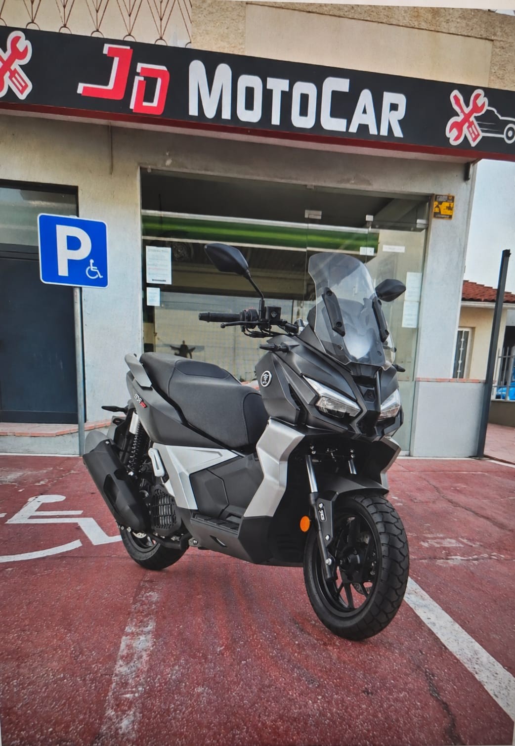 Voge SR1 ADV 125